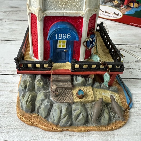 Lemax 2007 Seal Harbor Lighthouse Rotating Beacon works includes adapter - Picture 10 of 12